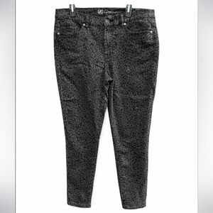 DG2 by Diane Gilman “Jean Queen” Leopard Print Skinny Jeans – Size 14